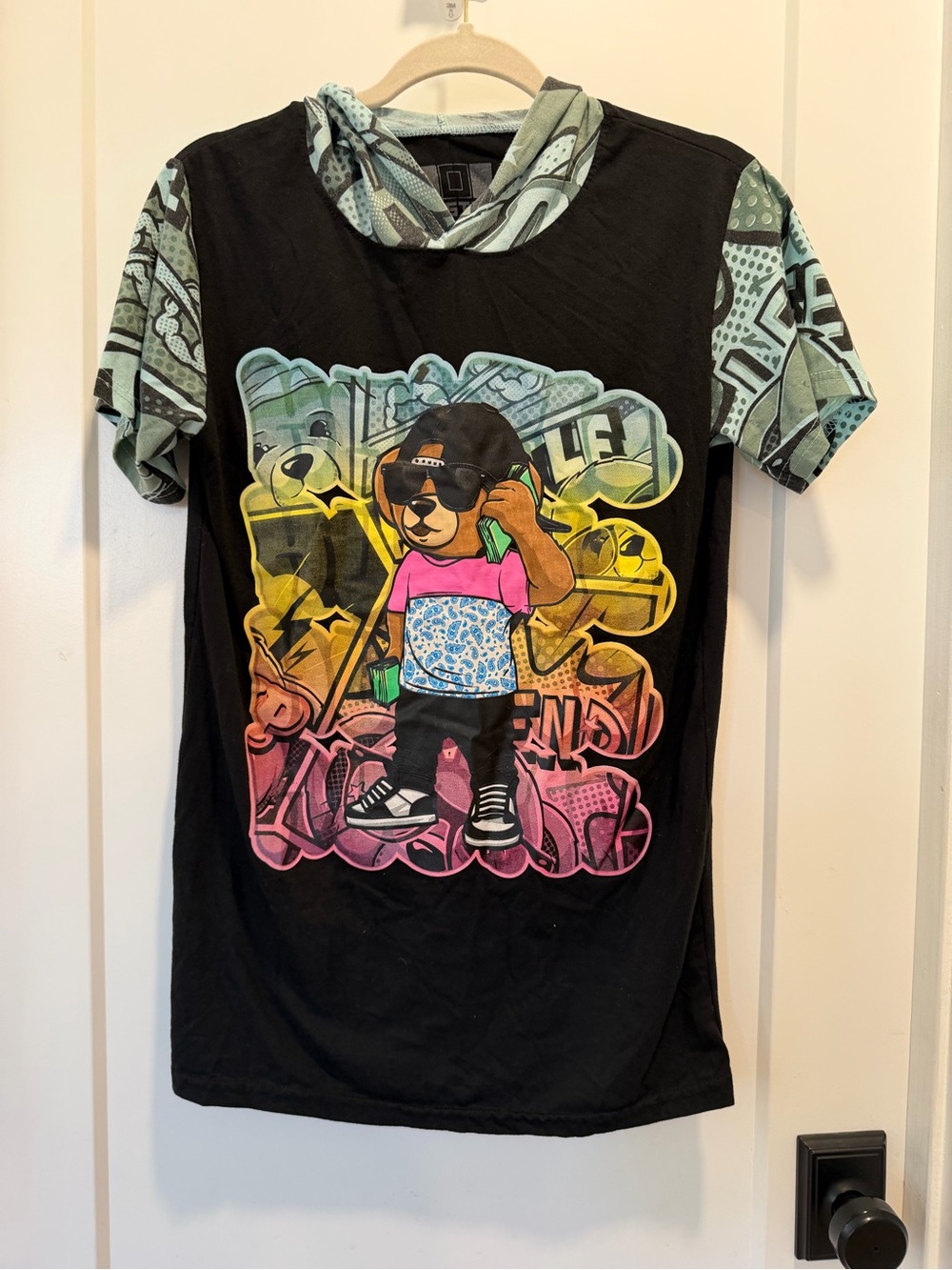 Bailey Apparel Hustle OG T-Shirt Graffiti Bear Comic Sleeve size S